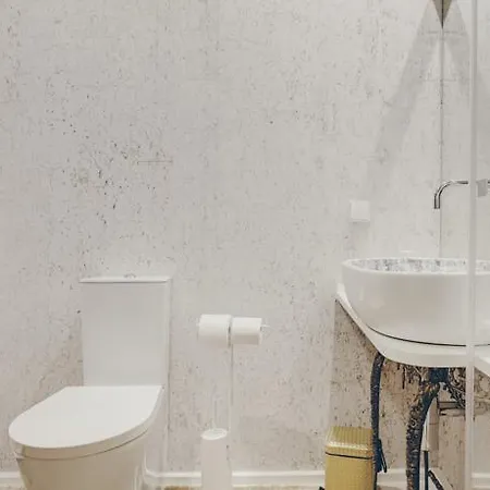 Deco Gem Bica Апартаменти